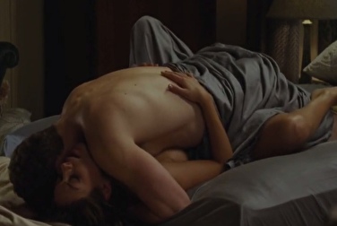 Горячие сцены из фильма Секс по дружбе с Милой Кунис